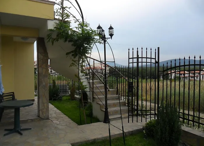 招待所 Altay 洛泽内茨