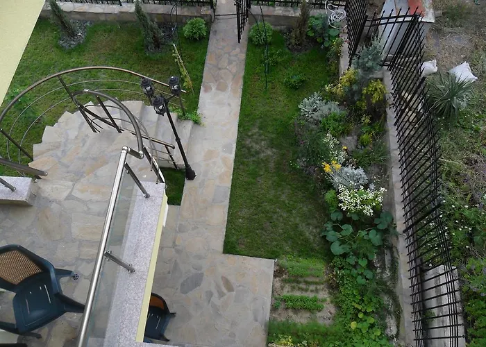 Altay 招待所 洛泽内茨