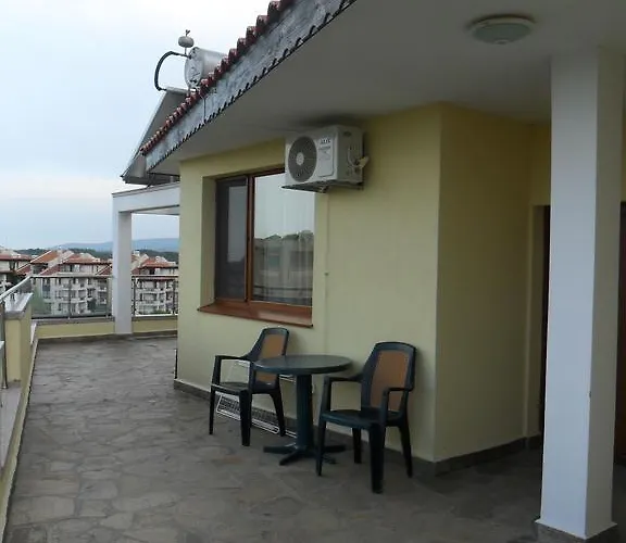 Altay 招待所 洛泽内茨