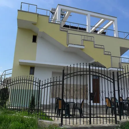 بيت ضيافة Altay