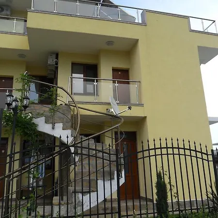 Къща за гости алтай Лозенец